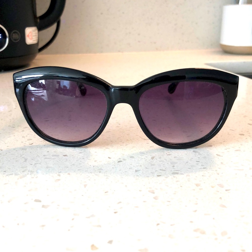 EUC Elizabeth and James Orchard Sunglasses - Picture 1 of 8